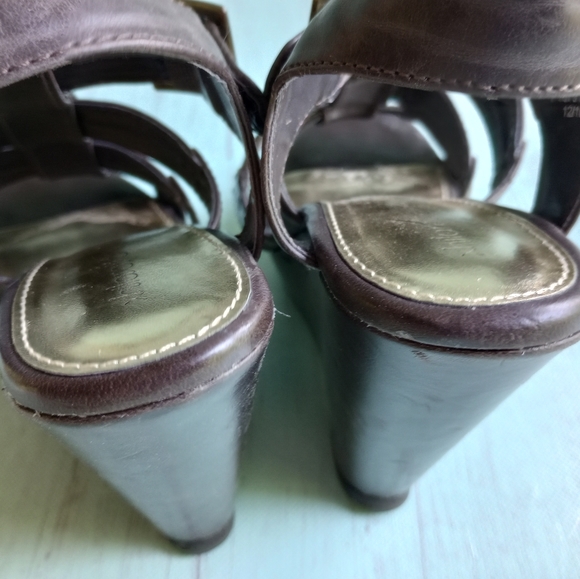 Xhilaration Wedge Brown Strappy Open Toe Heels: US Size 6 - Picture 10 of 11